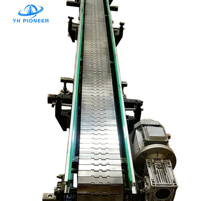 高効率のボトルコンベヤーシステム,POMとステンレス鋼のチェーンプレートで,信頼性の高い材料処理